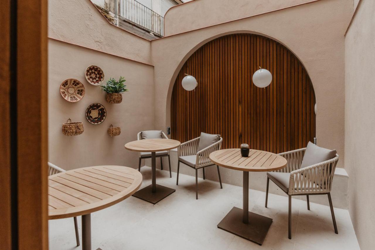 Hotel Petit Luxe Terrassa Exterior photo