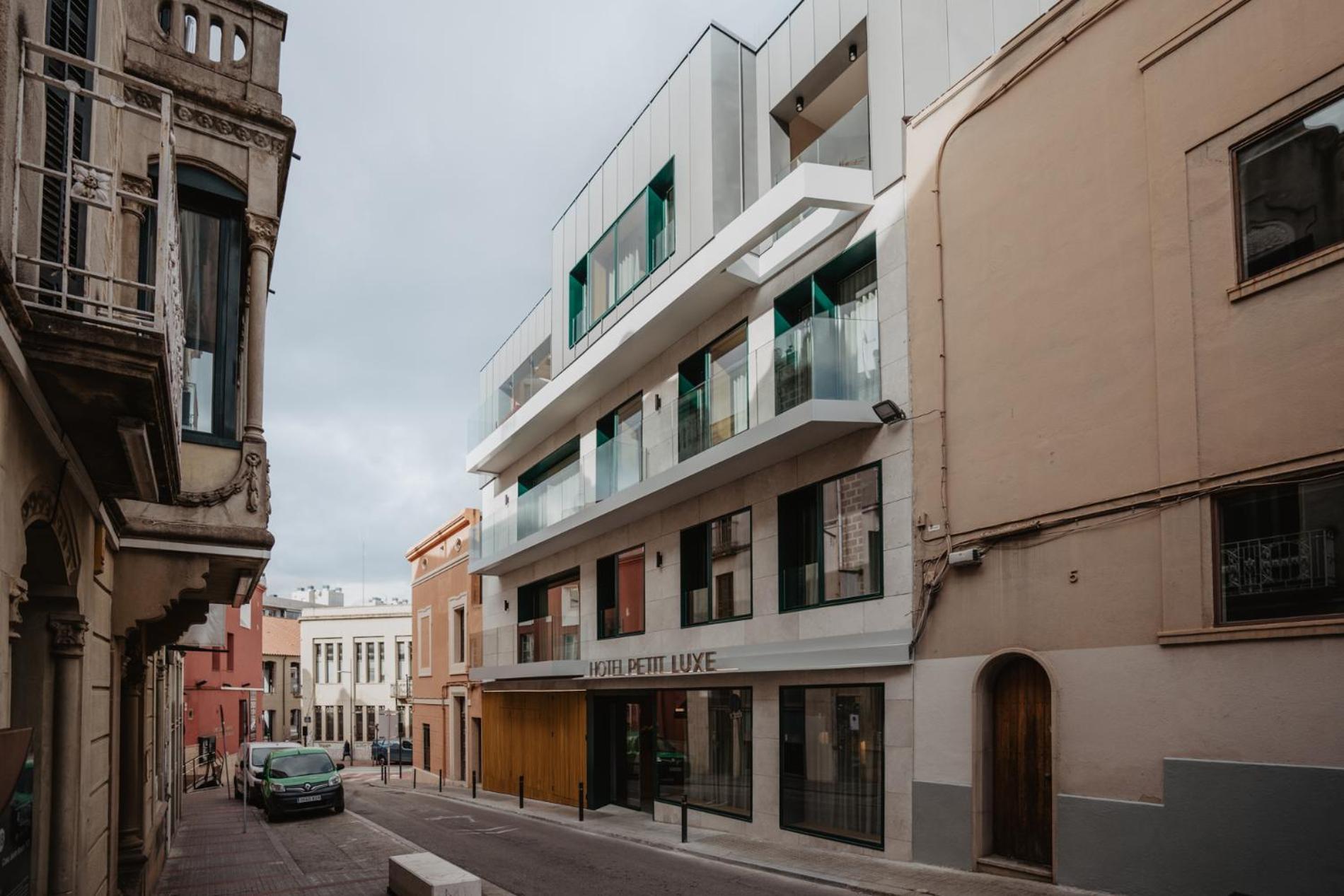 Hotel Petit Luxe Terrassa Exterior photo